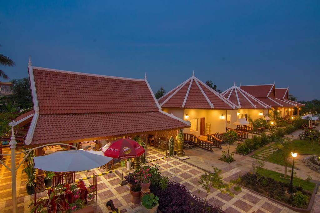Ravorn Villa Boutique Battambang Esterno foto