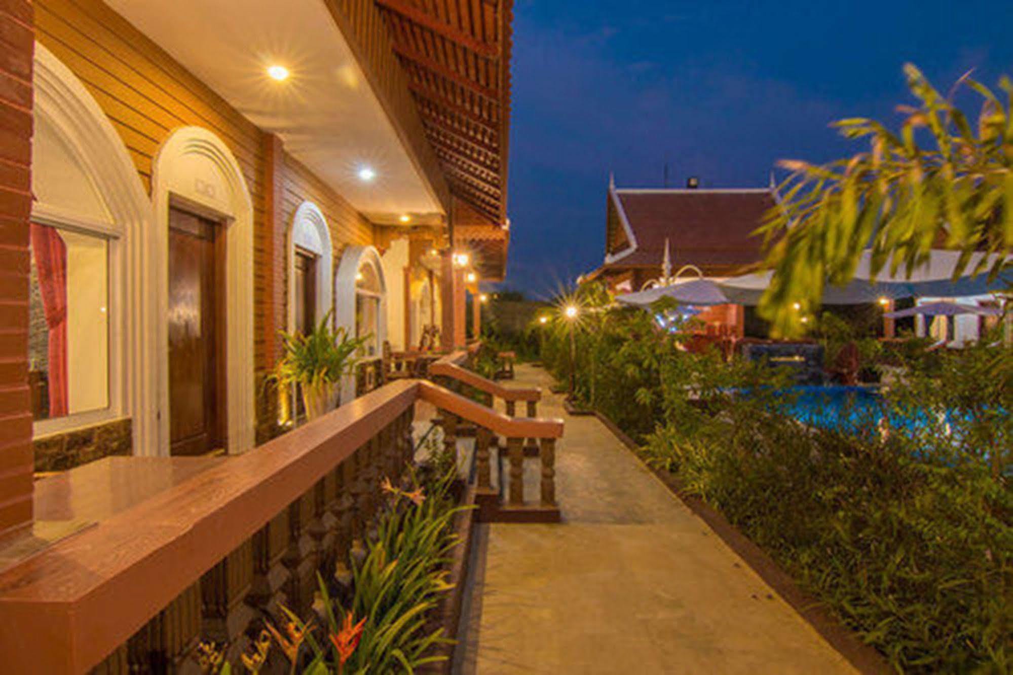 Ravorn Villa Boutique Battambang Esterno foto